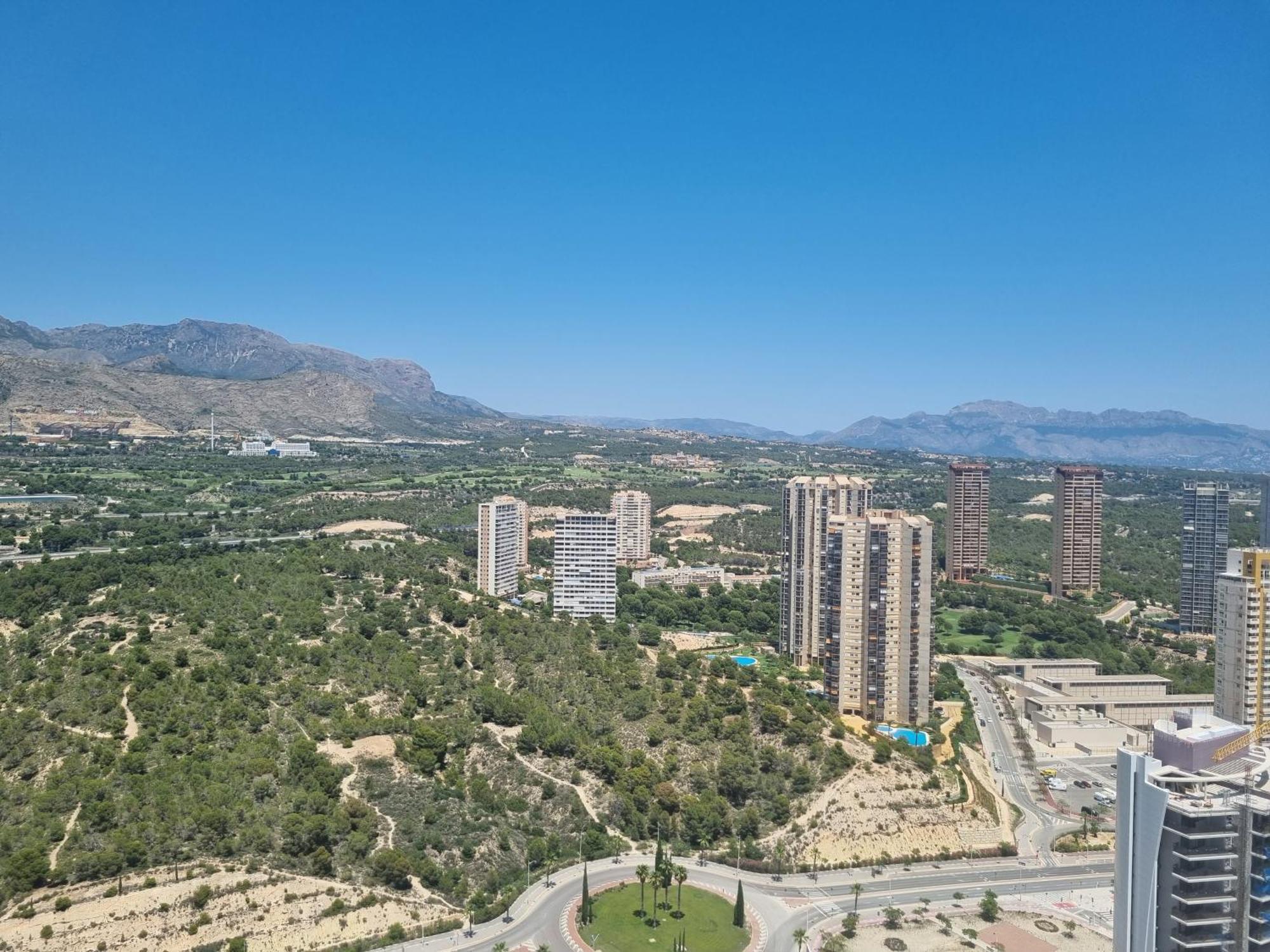 Floor 32! Intempo Luxury Apartment Benidorm Bagian luar foto