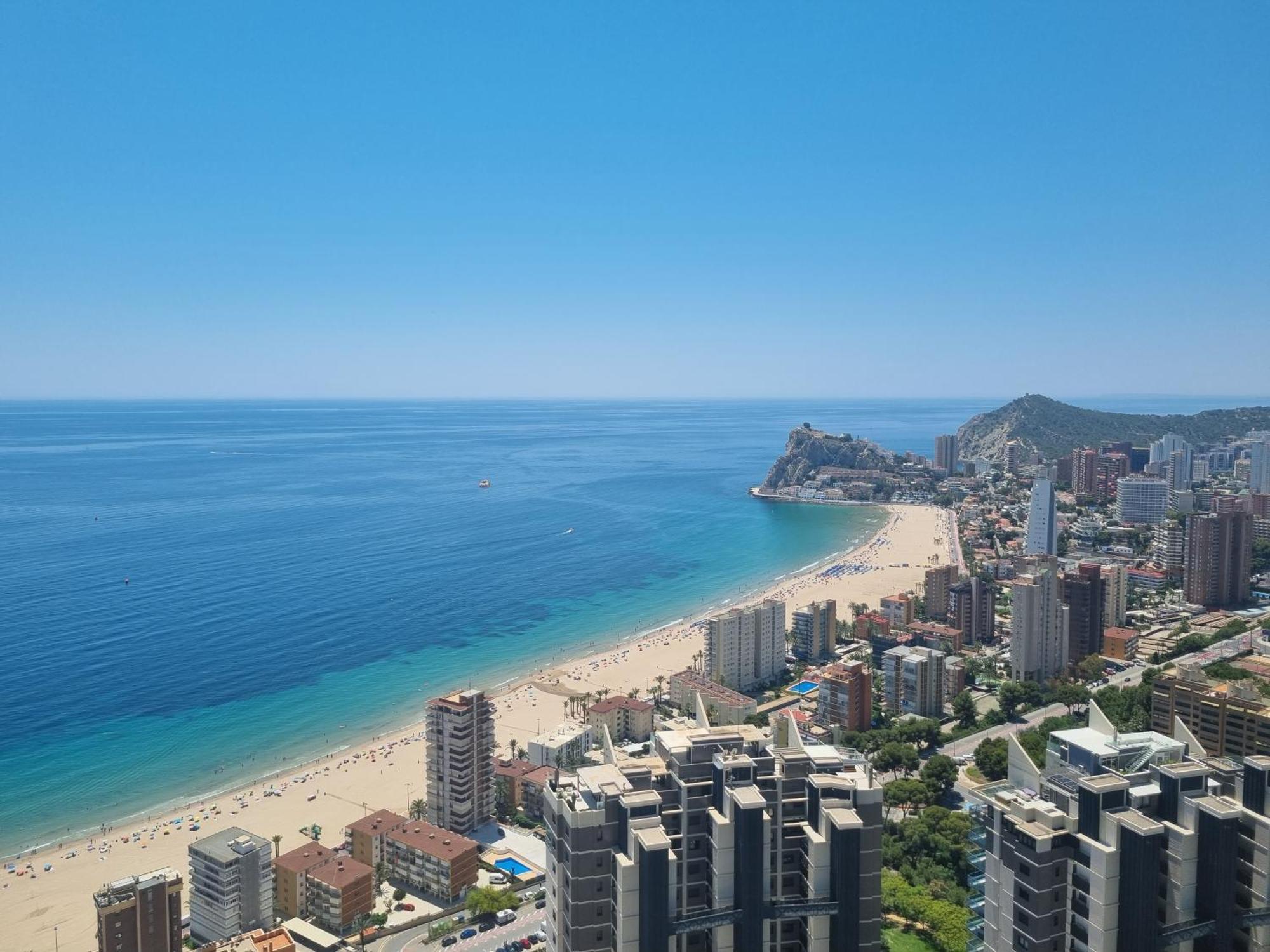 Floor 32! Intempo Luxury Apartment Benidorm Bagian luar foto